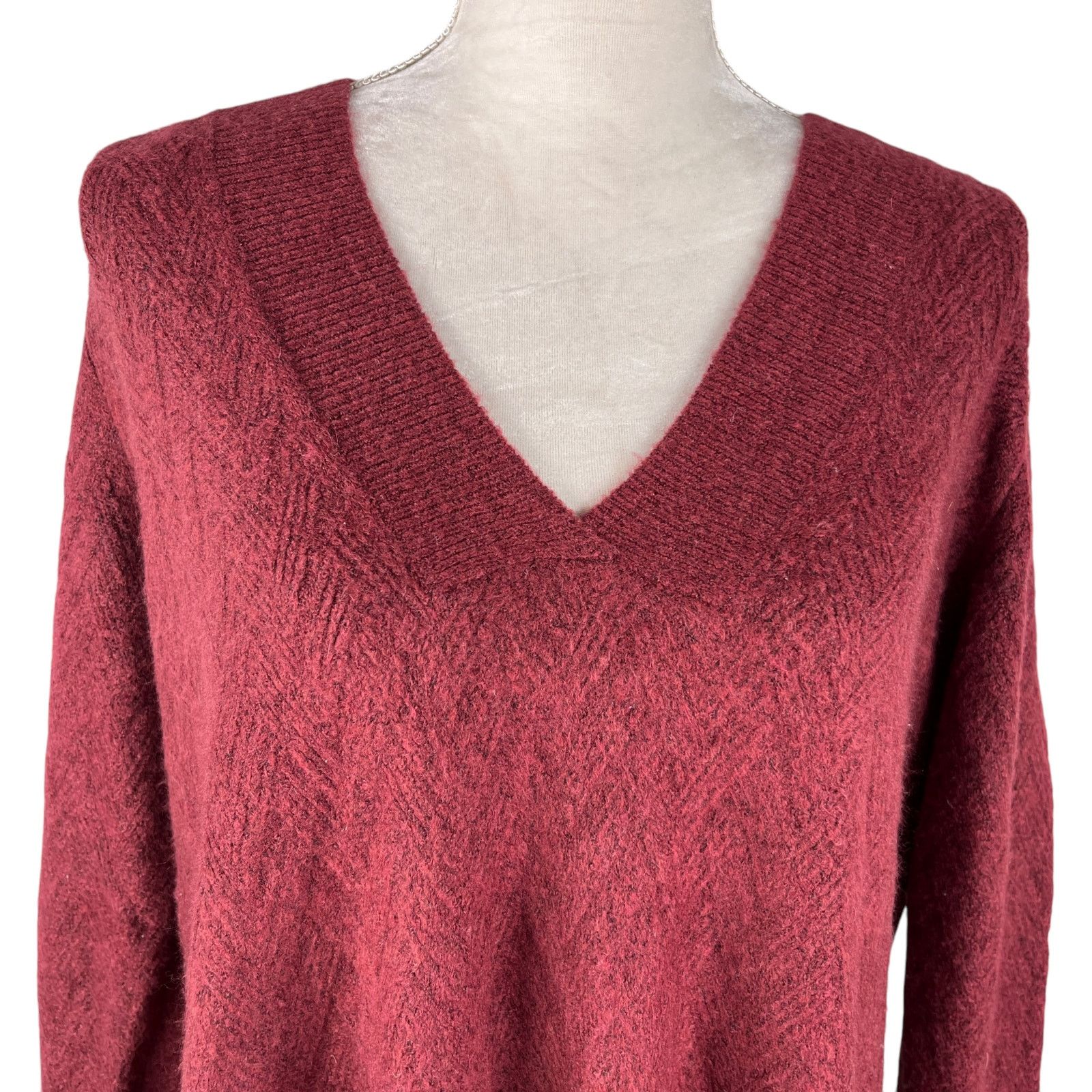 Chicos Chicos Herringbone Tunic Sweater V-Neck Cranberry 2 L New Size L / US 10 / IT 46 - 10 Thumbnail