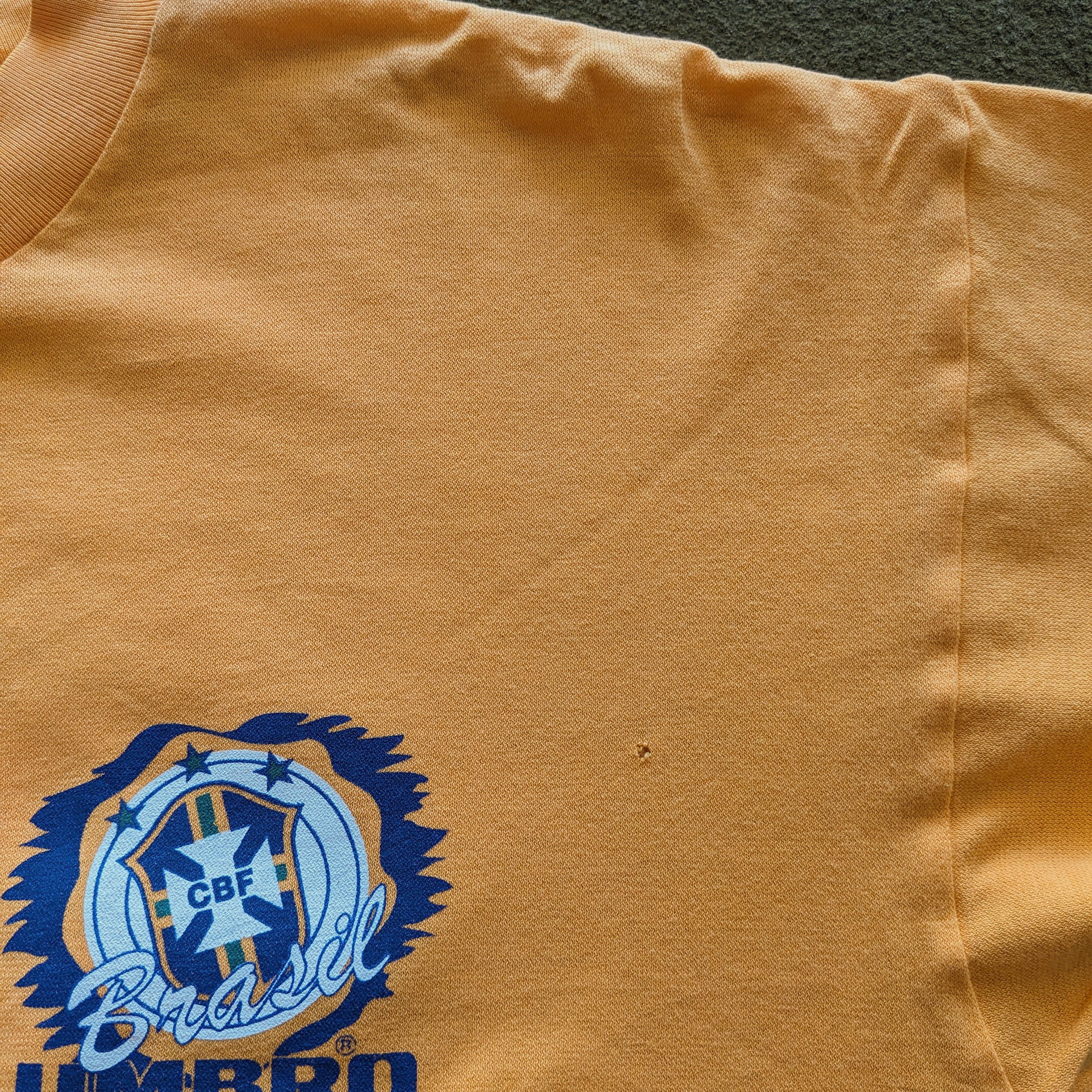 Umbro Vintage UMBRO BRAZIL Football Soccer Team T-shirt Size US L / EU 52-54 / 3 - 6 Thumbnail
