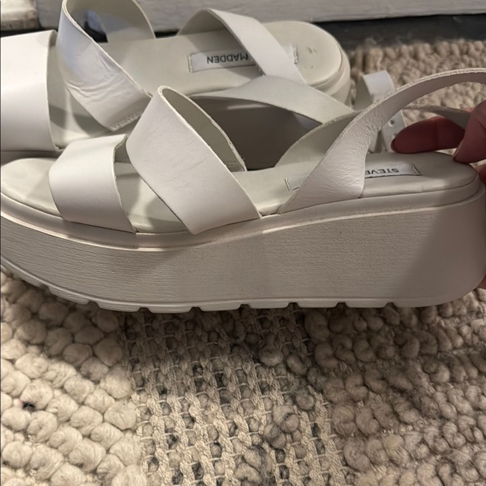Steve Madden NWT Steve Madden Women's White Platform Sandals Size 9 Size US 9 / IT 39 - 5 Thumbnail