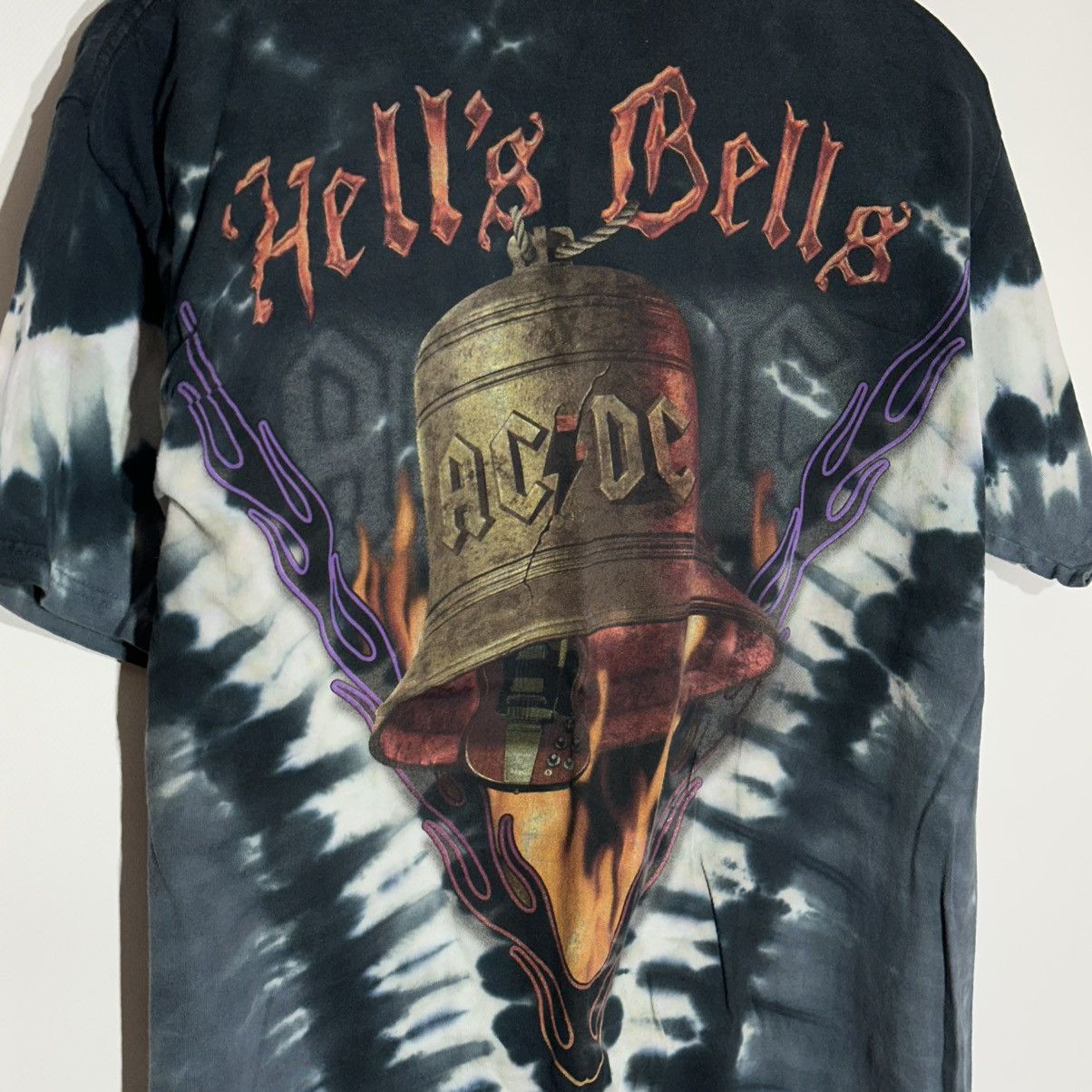 Band Tees Liquid Blue AC/DC "Hell's Bells" T-Shirt Size US XL / EU 56 / 4 - 4 Thumbnail