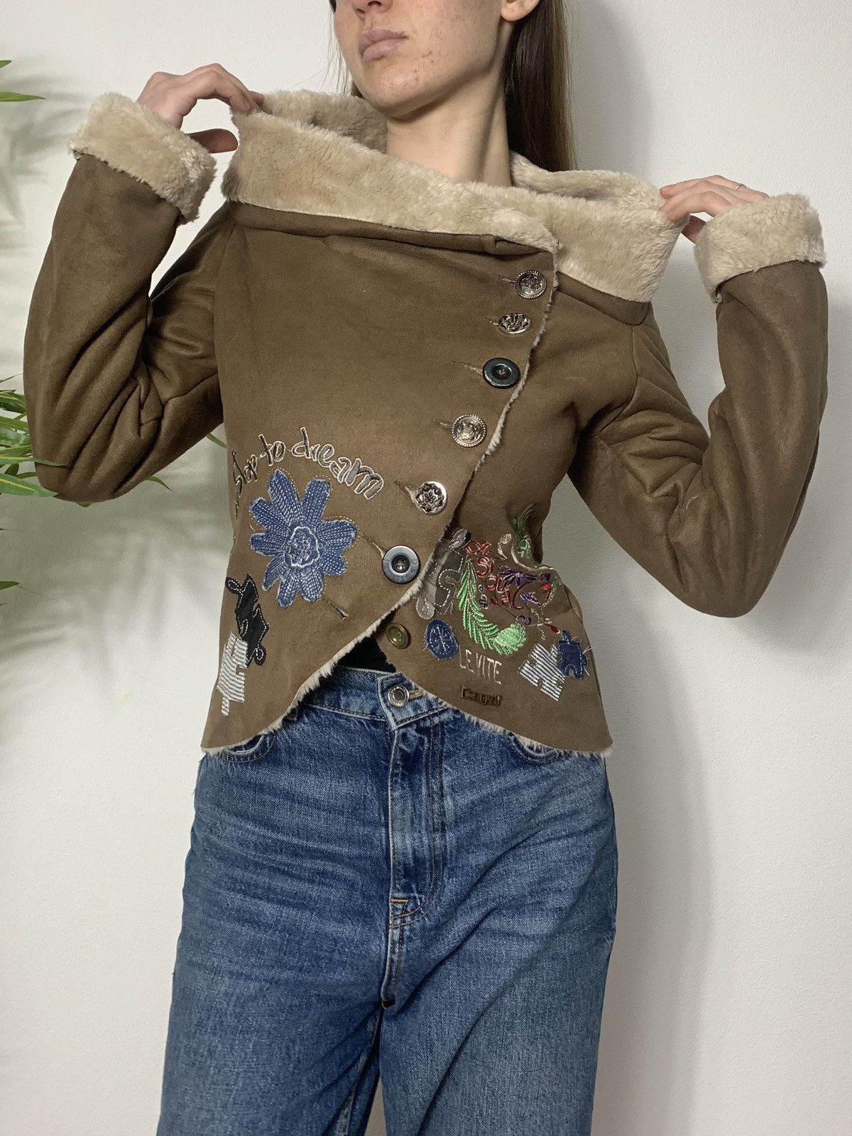 Desigual VINTAGE DESIGUAL AVANT GARDE 2000s SHEEPSKIN COAT Size XS / US 0-2 / IT 36-38 - 1 Thumbnail