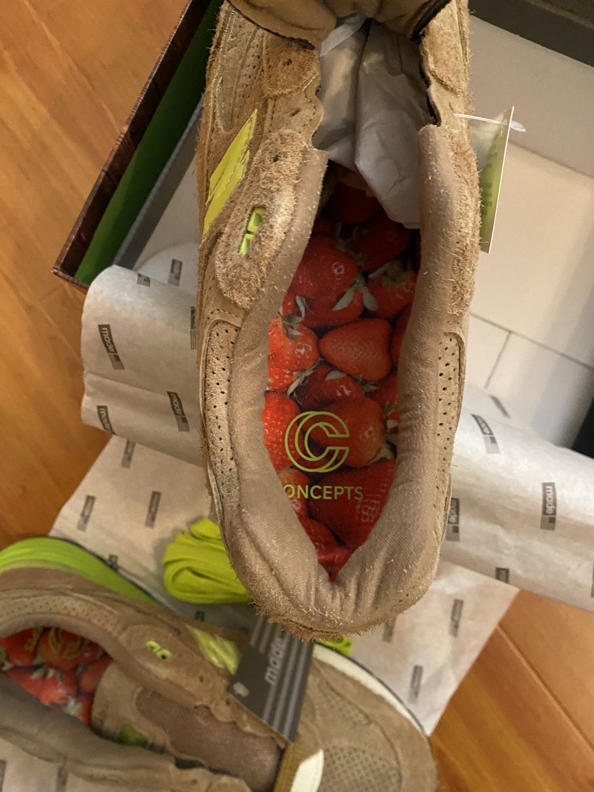 CNCPTS × New Balance New Balance CNCPTS 992 Low Hanging Fruit Size US 10.5 / EU 43-44 - 12 Thumbnail