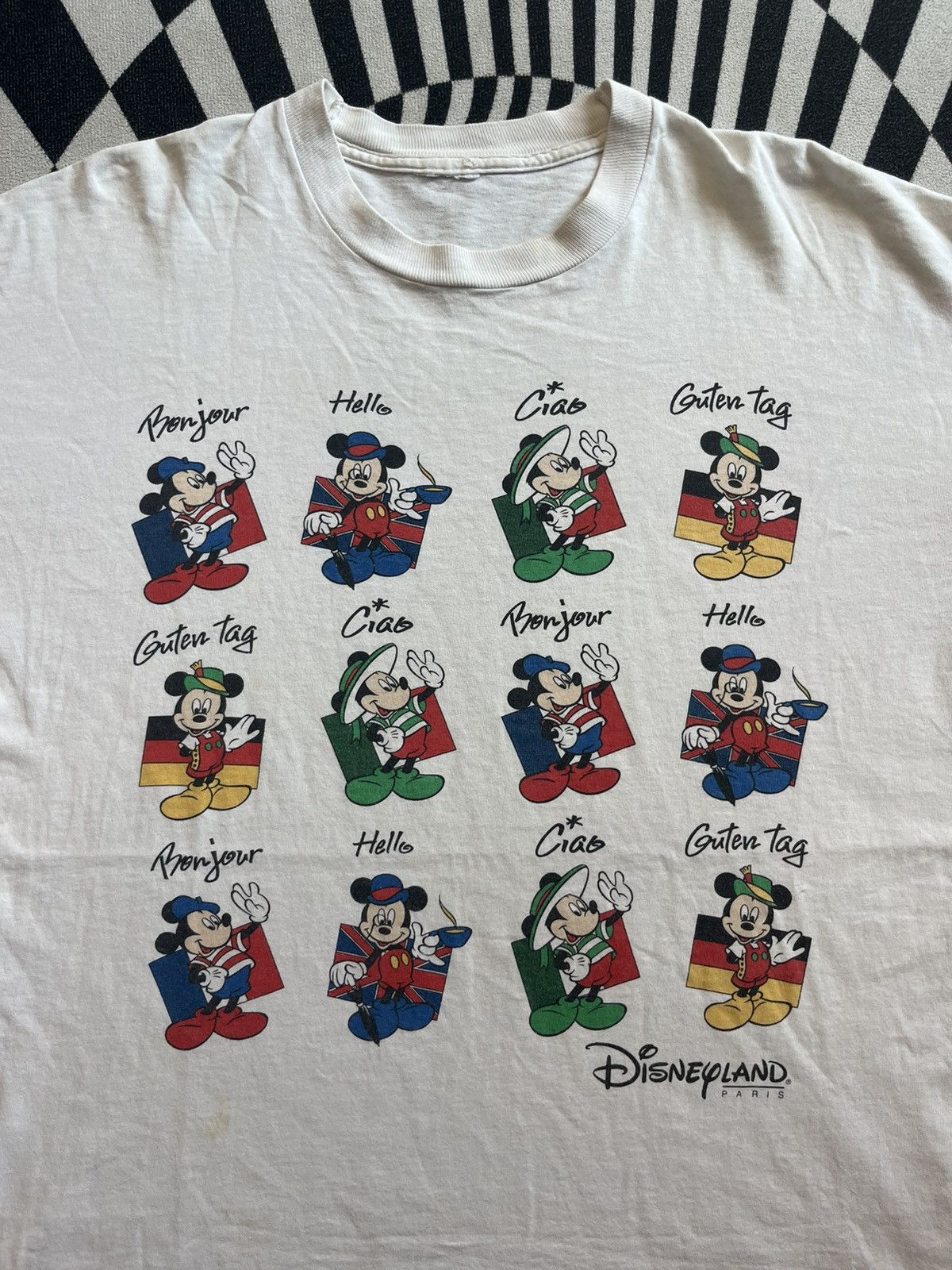 Disney Vintage Disney Mickey Mouse say Hello 90’s Tshirt Size US XL / EU 56 / 4 - 5 Thumbnail