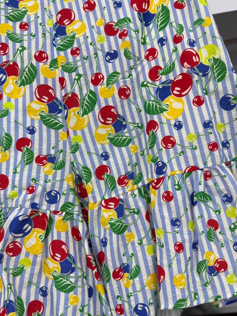 Gucci Gucci Cherry-printed high-waisted shorts Size 27" / US 4 / IT 40 - 2 Thumbnail