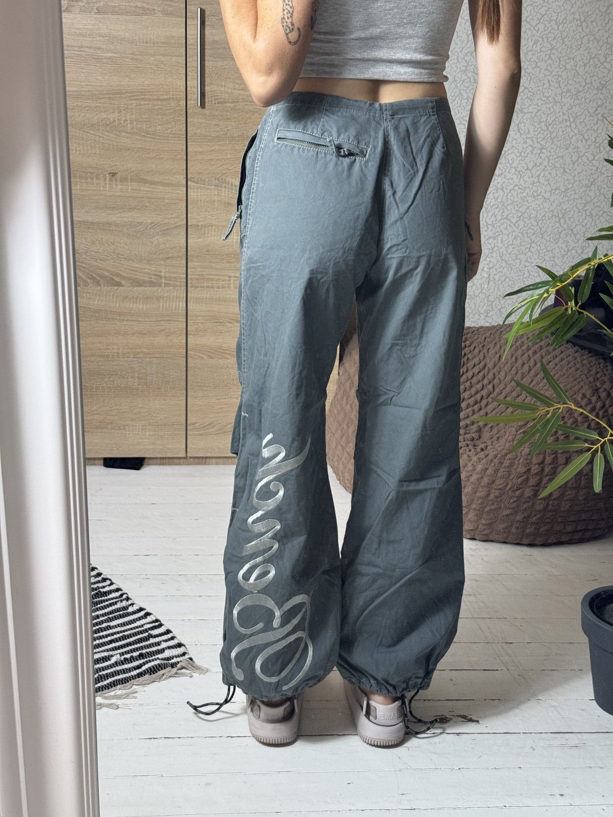 Bench VINTAGE BENCH BIG LOGO 2000s PARACHUTE GORPCORE PANTS Size 28" / US 6 / IT 42 - 4 Thumbnail