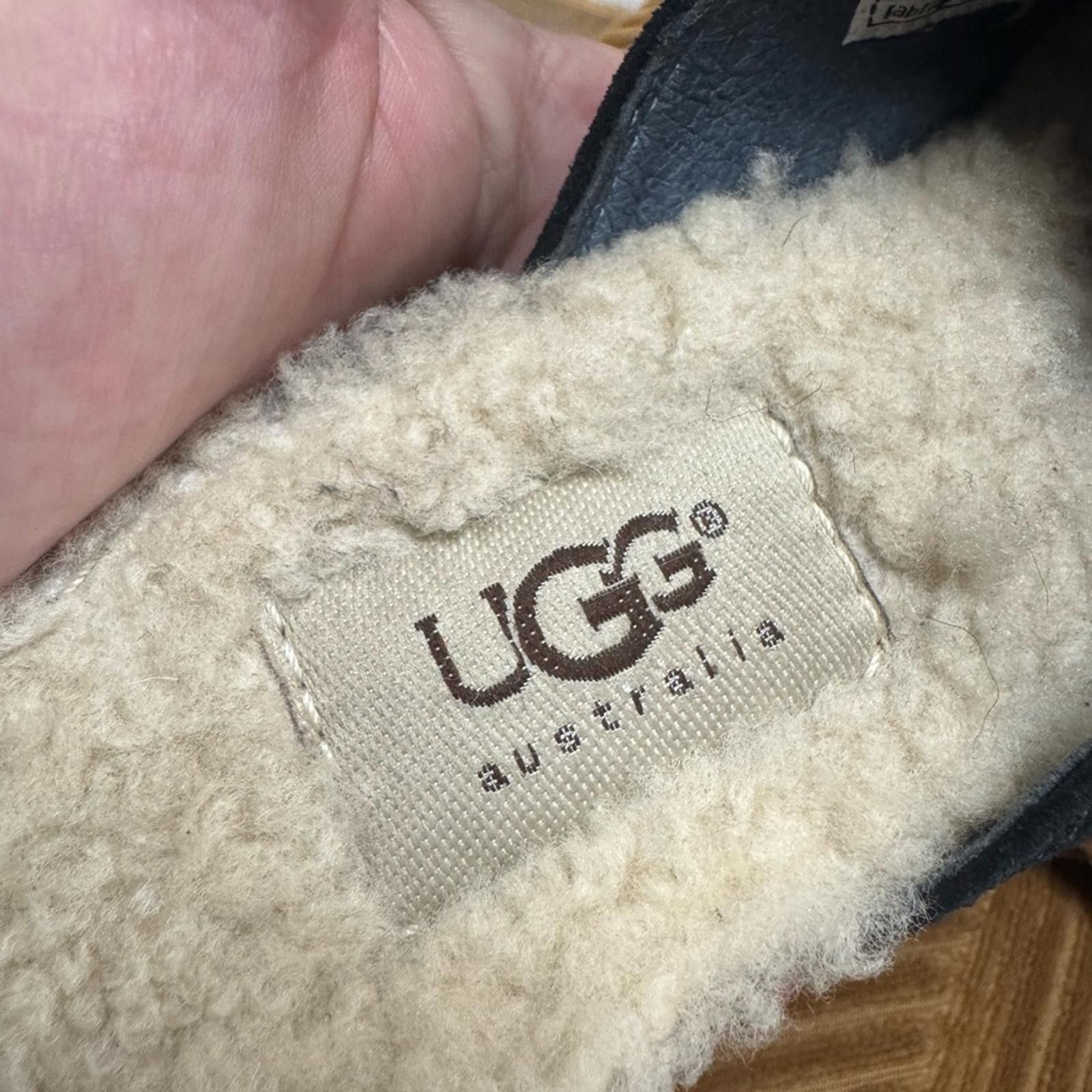Ugg UGG Black Suede Mules with Chunky Heel 7.5B Size US 7.5 / IT 37.5 - 3 Thumbnail