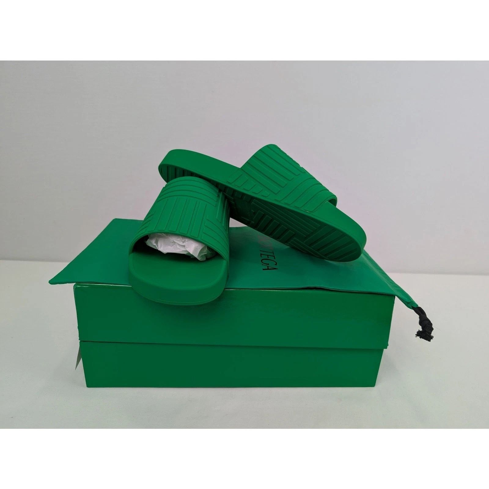 Bottega Veneta o1rshd1 Rubber Carpet Slider Sandal in Parakeet Size US 13 / EU 46 - 15 Thumbnail