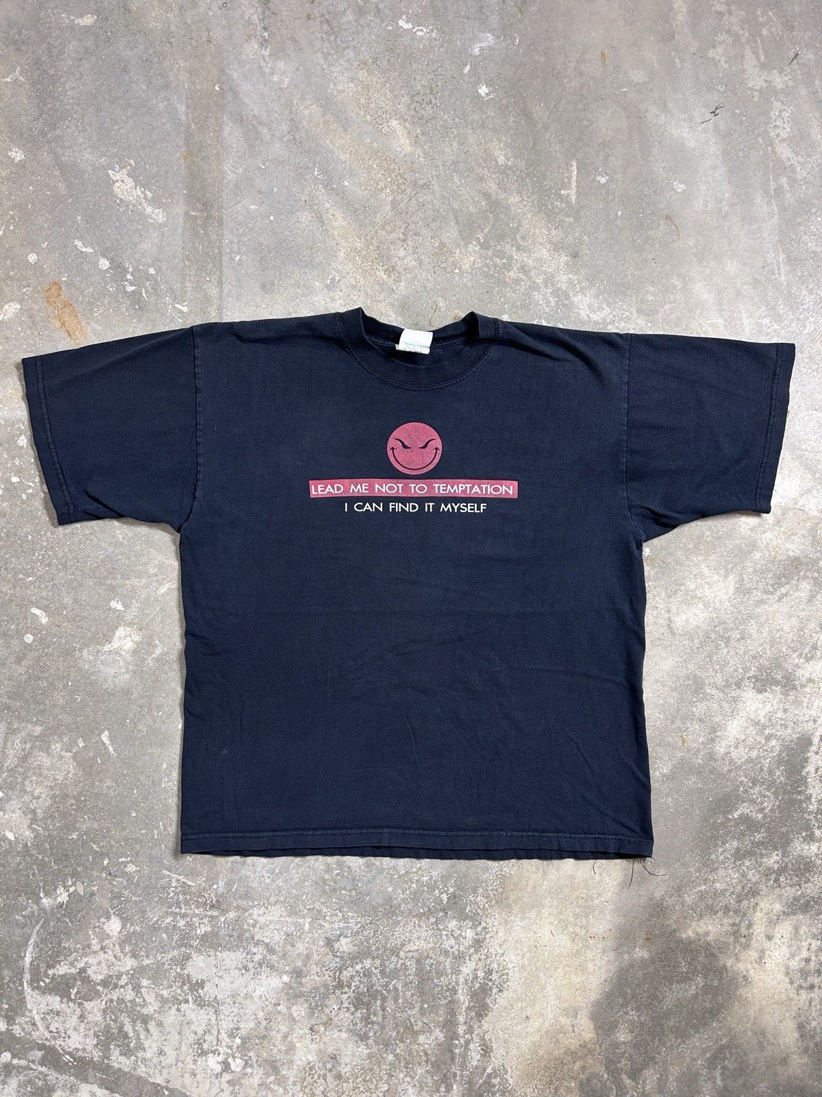 Vintage VTG Y2K Lead Me Not To Temptation I Can Find It Myself Tee Size US XL / EU 56 / 4 - 1 Thumbnail