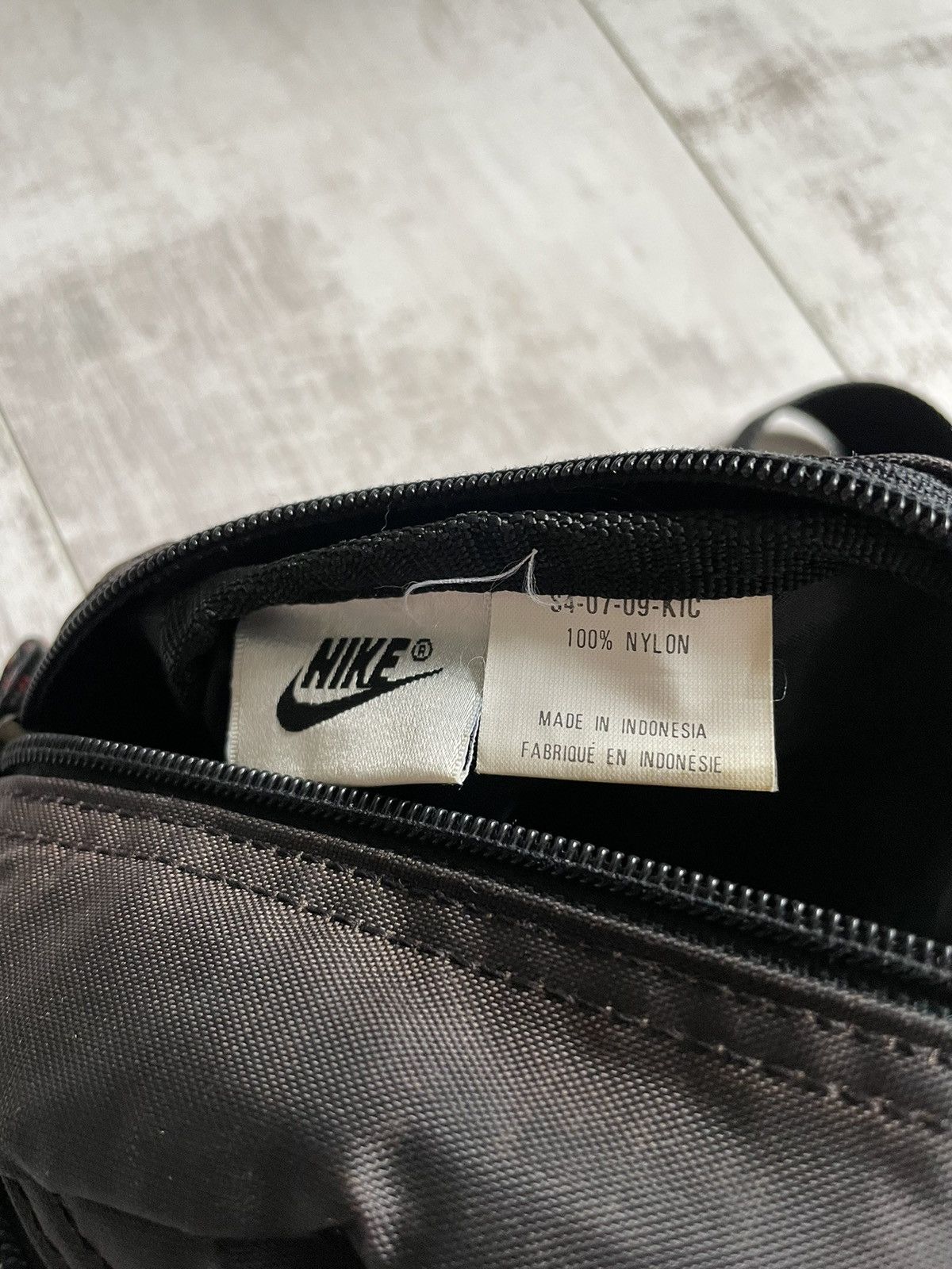 Nike × Vintage Vintage Nike 90’s Sling Bag Messenger Brown Y2K Swoosh Size ONE SIZE - 11 Thumbnail