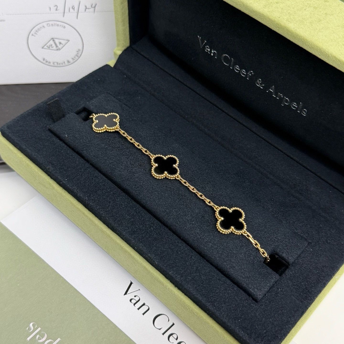 Van Cleef & Arpels Van Cleef & Arpels Black Onyx 18k Gold Bracelet Size ONE SIZE - 1 Thumbnail