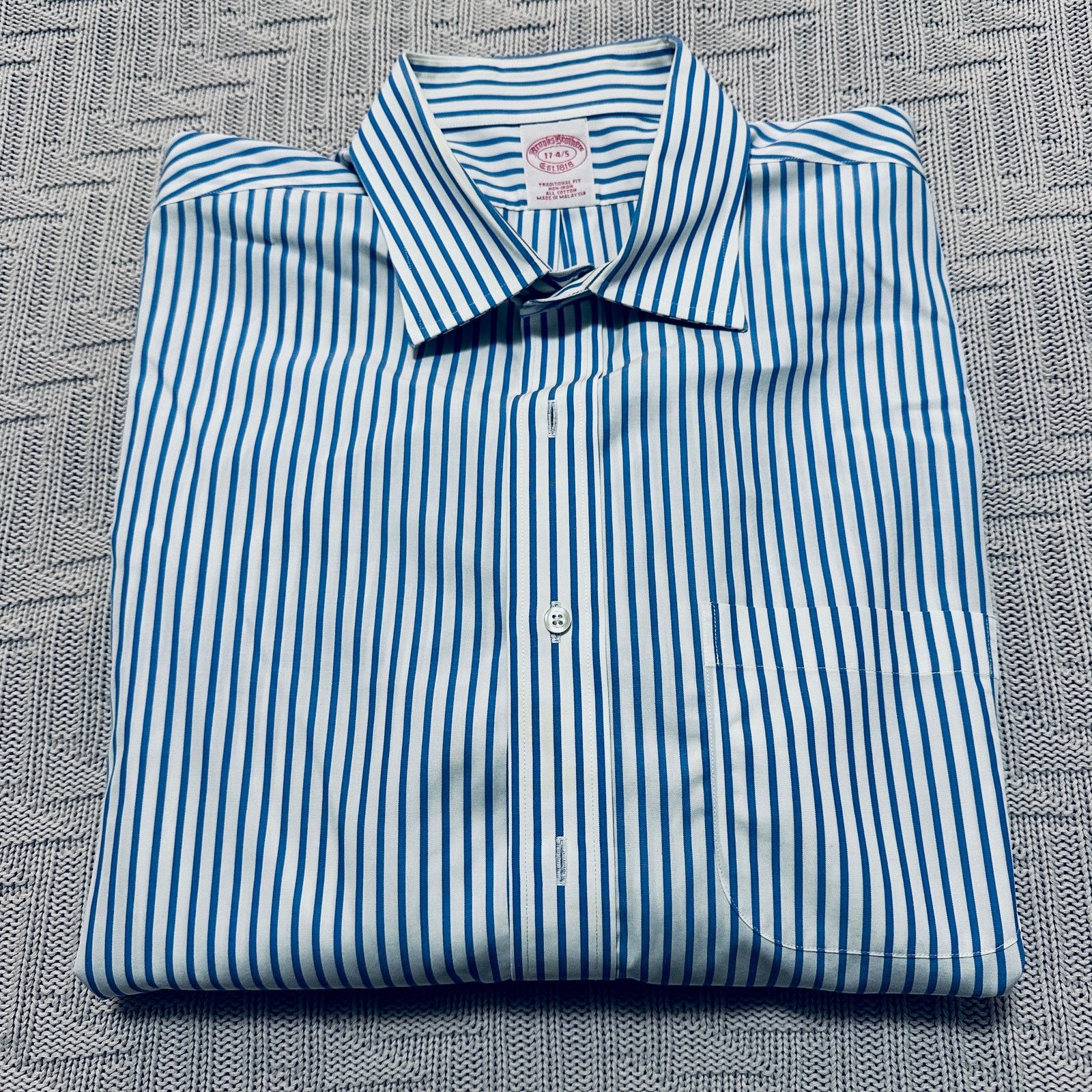 Brooks Brothers Brooks Brothers blue striped traditional fit button down Size US XL / EU 56 / 4 - 1 Thumbnail