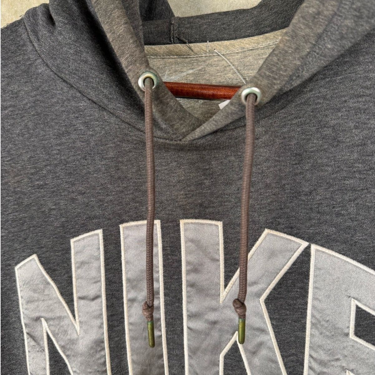 Nike Y2K Nike Logo Hoodie Sweatshirt Sz L Gray Spell Out Swoosh Size US L / EU 52-54 / 3 - 7 Thumbnail