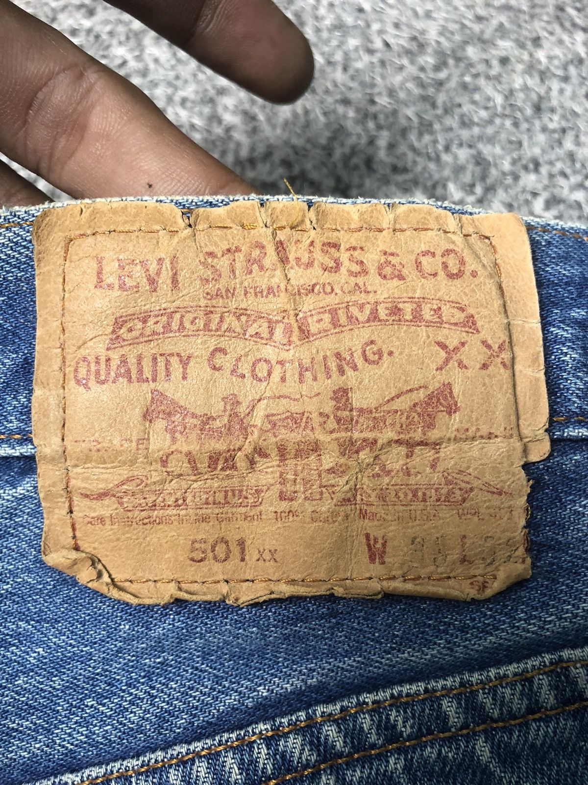 Levi's × Vintage Vintage Levis 501xx Distressed Custom Shortpants Size US 33 - 13 Thumbnail