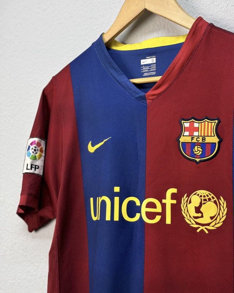 Other FC Barcelona Nike Vintage 2006/07 Jersey Size US S / EU 44-46 / 1 - 4 Thumbnail