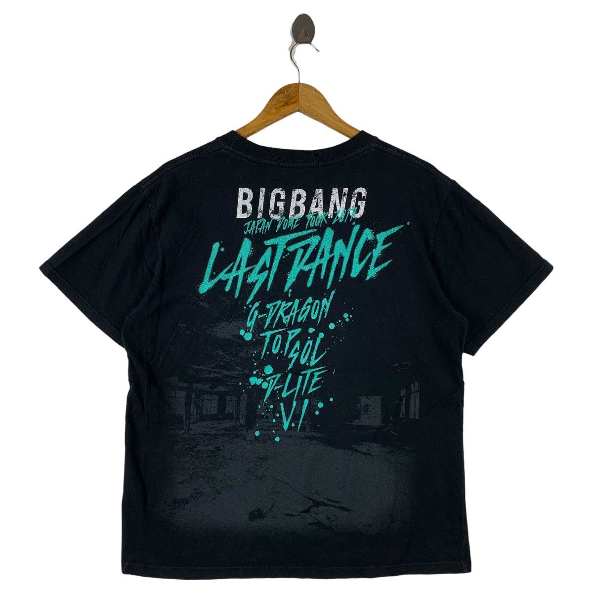 Band Tees × Japanese Brand BIG BANG japan dome tour 2017 last dance bandtees tee Size US M / EU 48-50 / 2 - 4 Thumbnail