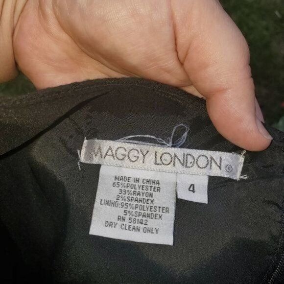 MAGGY LONDON Maggy London Rolled Rosettes Sheath Lined Event Cocktail Tex Size S / US 4 / IT 40 - 6 Thumbnail