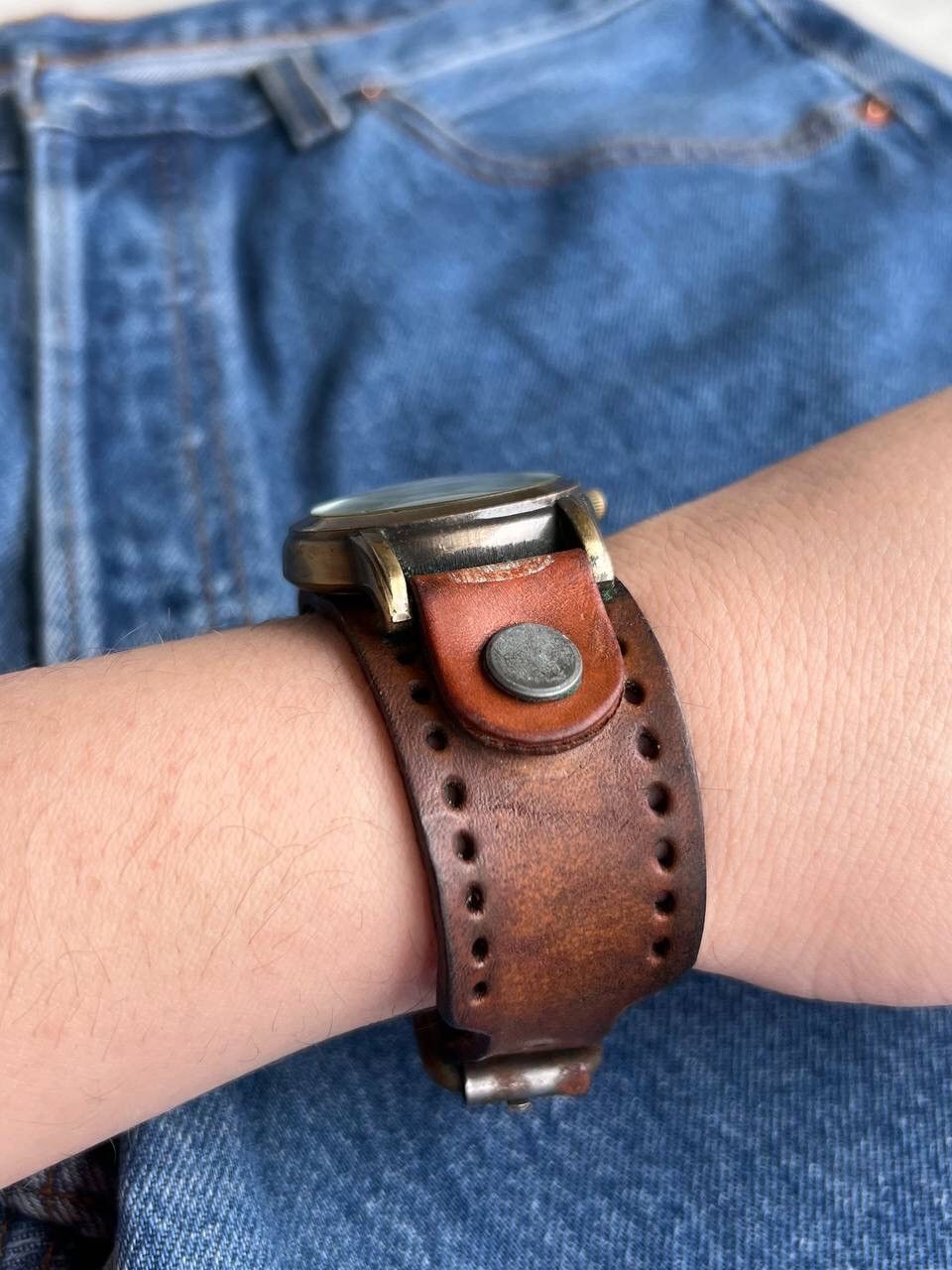 Japanese Brand × Vintage Vintage Brown Full Leather Japanese style futuristic Watch Size ONE SIZE - 6 Thumbnail