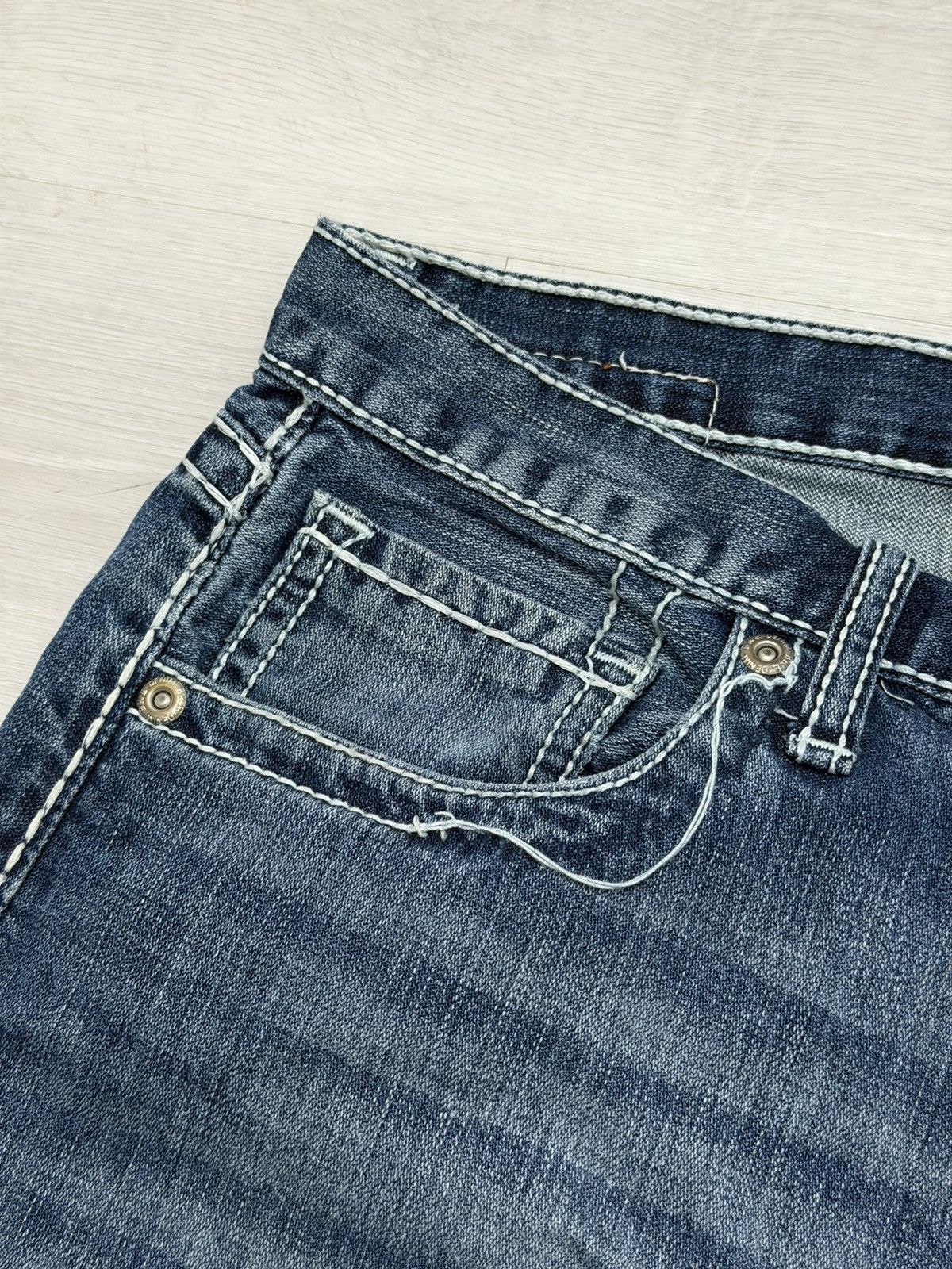 BKE Y2K BKE Tyler Jeans Size 34R Relaxed Washed Distressed Denim Size US 34 / EU 50 - 9 Thumbnail
