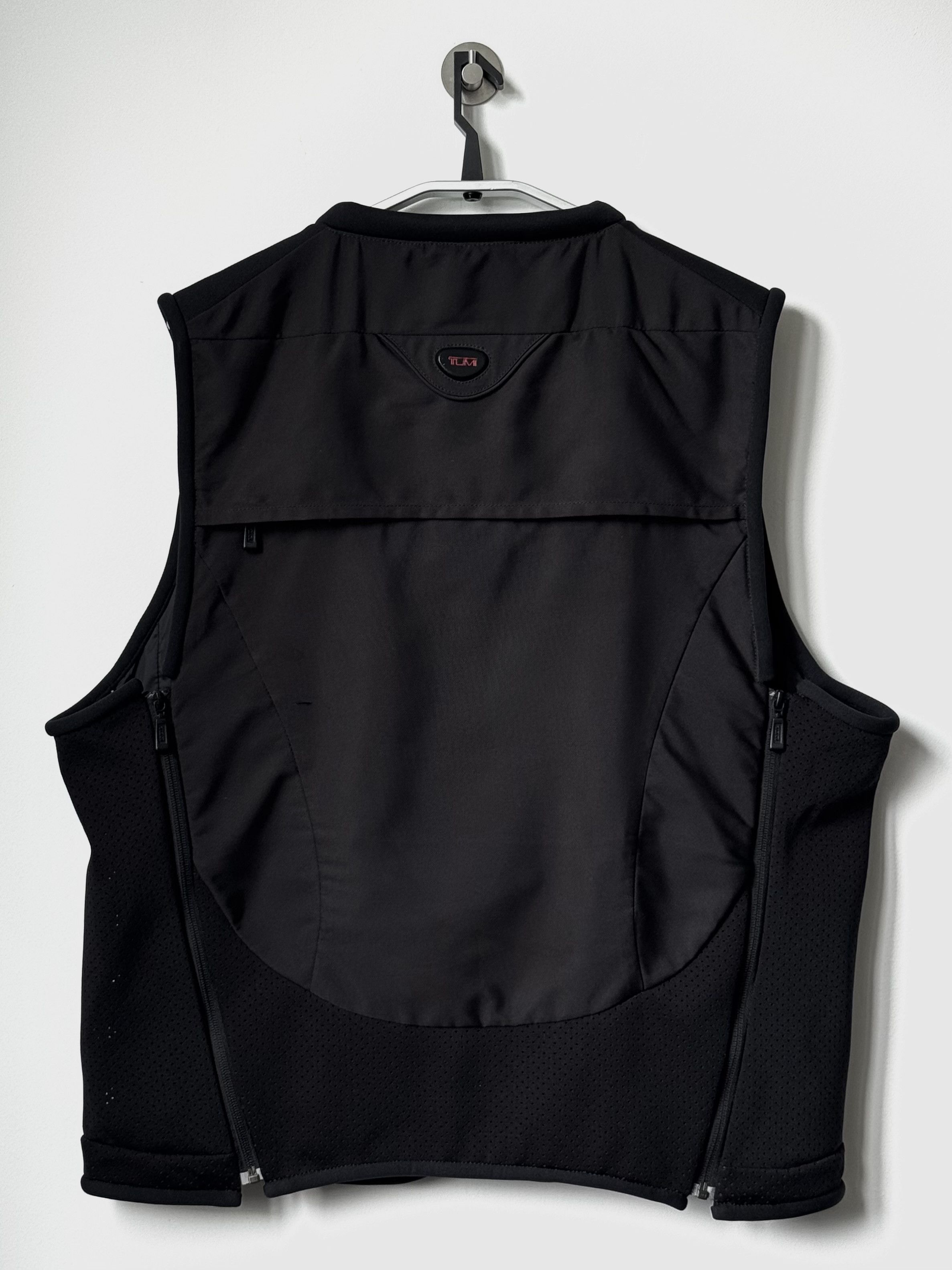 Tumi Tumi Sleevleess Black Travel Jacket Size US L / EU 52-54 / 3 - 7 Thumbnail