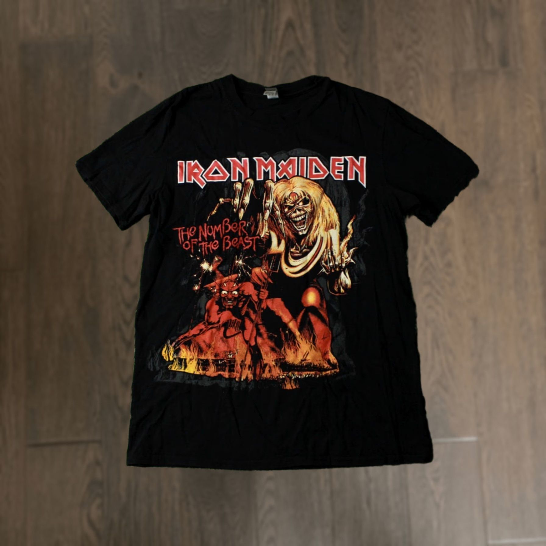 Gildan IRON MAIDEN The Number of the Beast Shirt Mens M Black Gildan Original 2000s Heavy Metal Print Tee Simple Logo Size US M / EU 48-50 / 2 - 1 Thumbnail