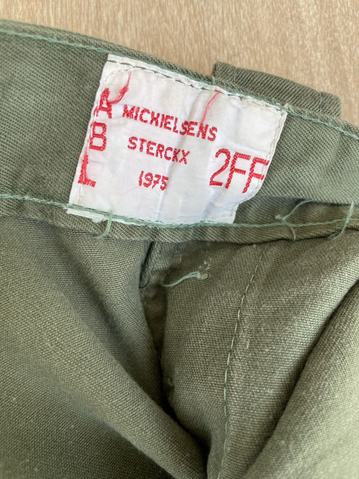 Vintage Vintage 1975 Belgian Army Iconic Cargo Pants Size US 29 - 8 Thumbnail