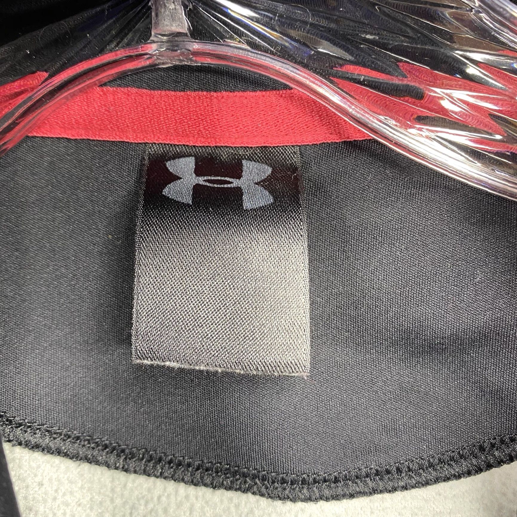 Under Armour Under Armour Womens Hoodie L Black Geometric Print Pink Trim Hooded Pullover Size L / US 10 / IT 46 - 6 Thumbnail