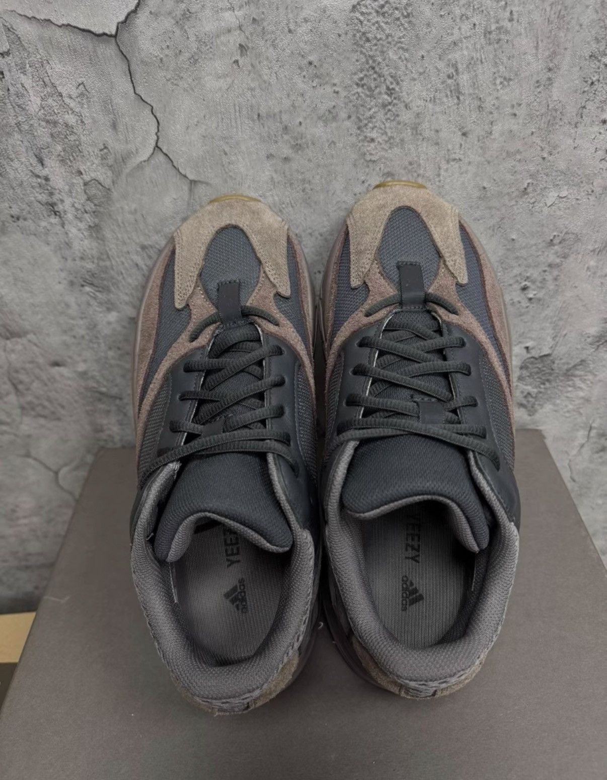 Adidas Adidas Yeezy 700 Mauve K37 Size US 10 / EU 43 - 2 Thumbnail