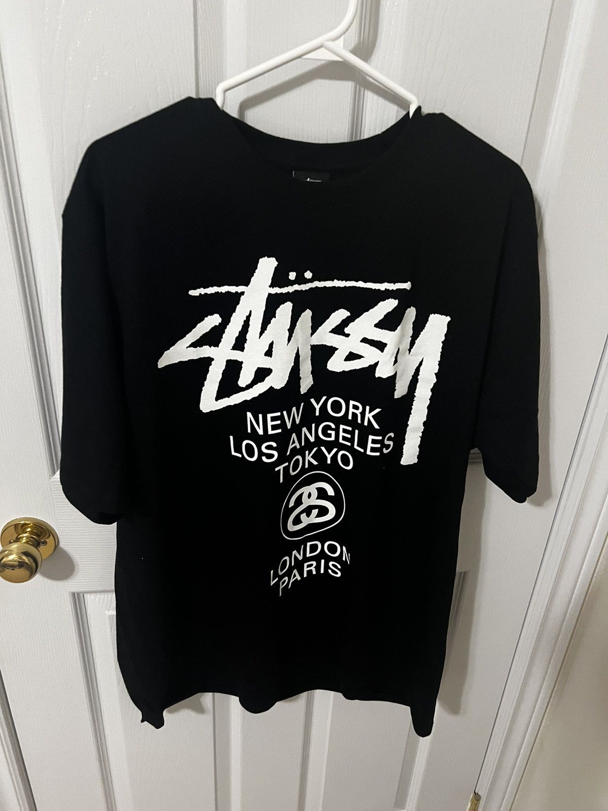 Stussy Stussy world tour tee Size US L / EU 52-54 / 3 - 1 Thumbnail