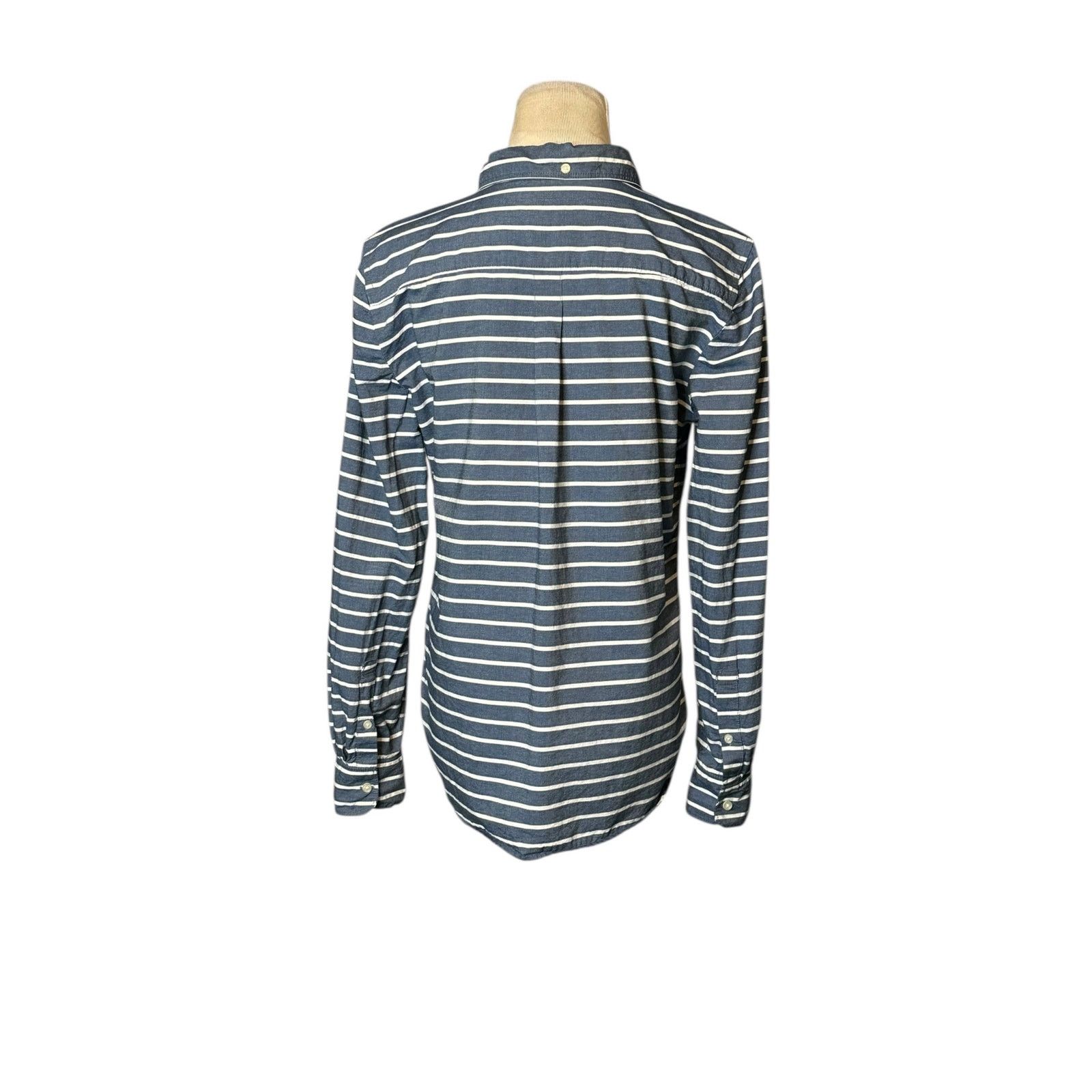 Gap Gap blue white stripes long sleeves button shirt size Small Size S / US 4 / IT 40 - 2 Thumbnail