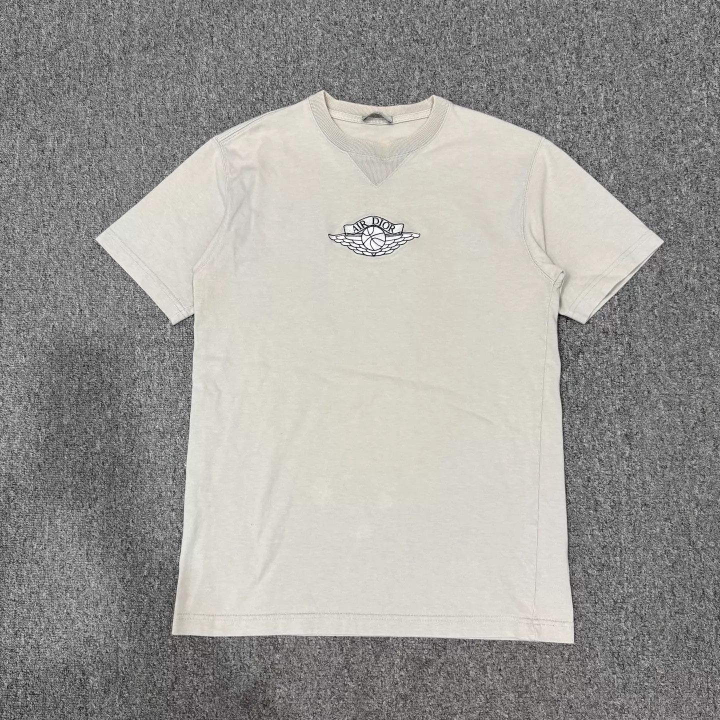 Dior Dior x AJ Embroidered Logo SS Tee XS 99 New Size US XS / EU 42 / 0 - 1 Thumbnail