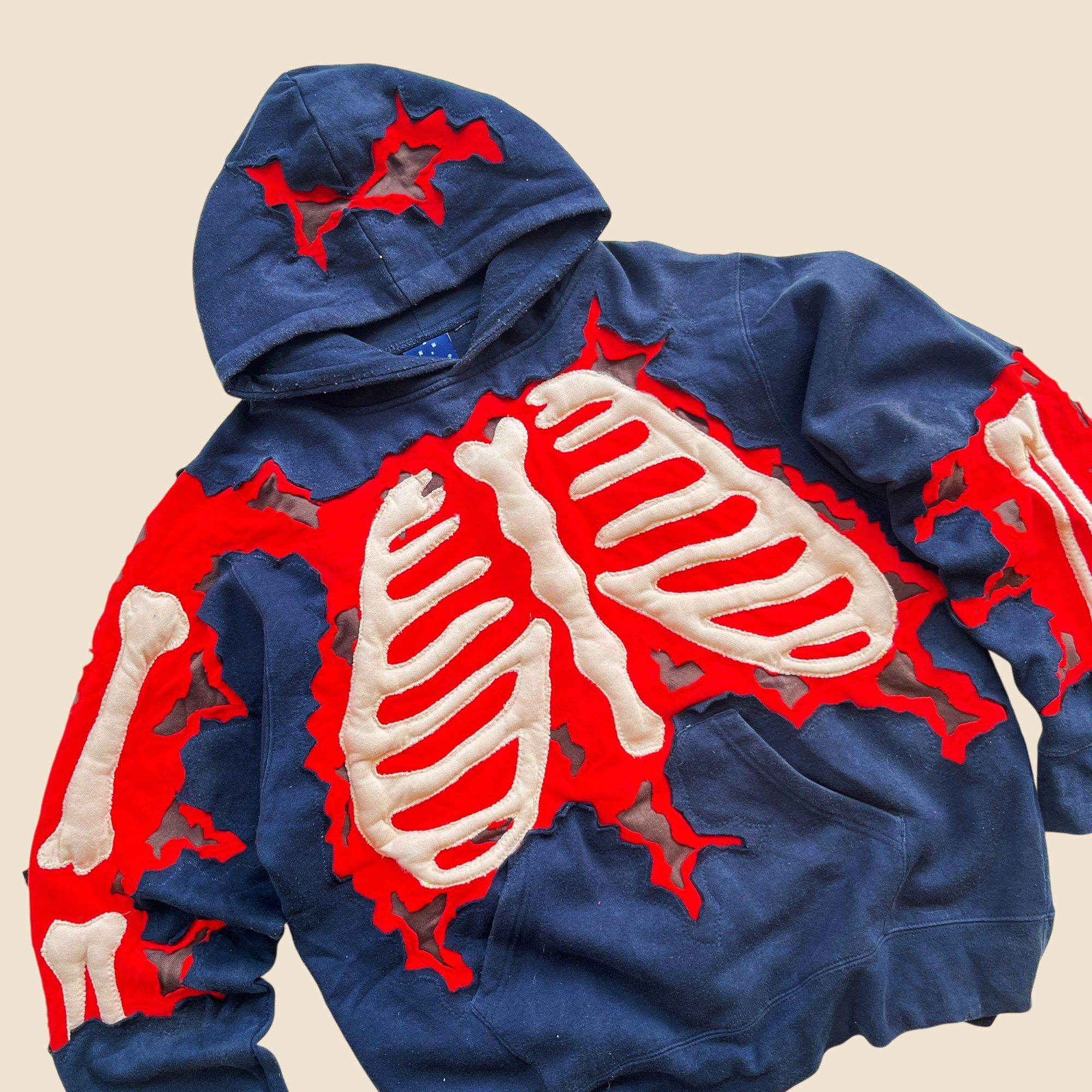 Handmade × Japanese Brand 1 OF 1 REWORKED CRACKY 3D PUFF BONES HOODIE SIZE L / XL Size US L / EU 52-54 / 3 - 2 Thumbnail