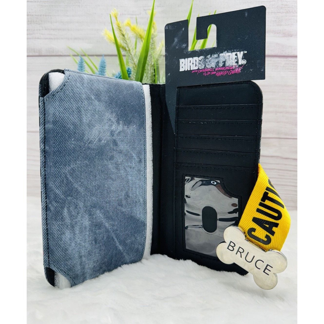 DC DC Comics Birds Of Prey Harley Quinn Tech Wallet NWT Size ONE SIZE - 3 Thumbnail