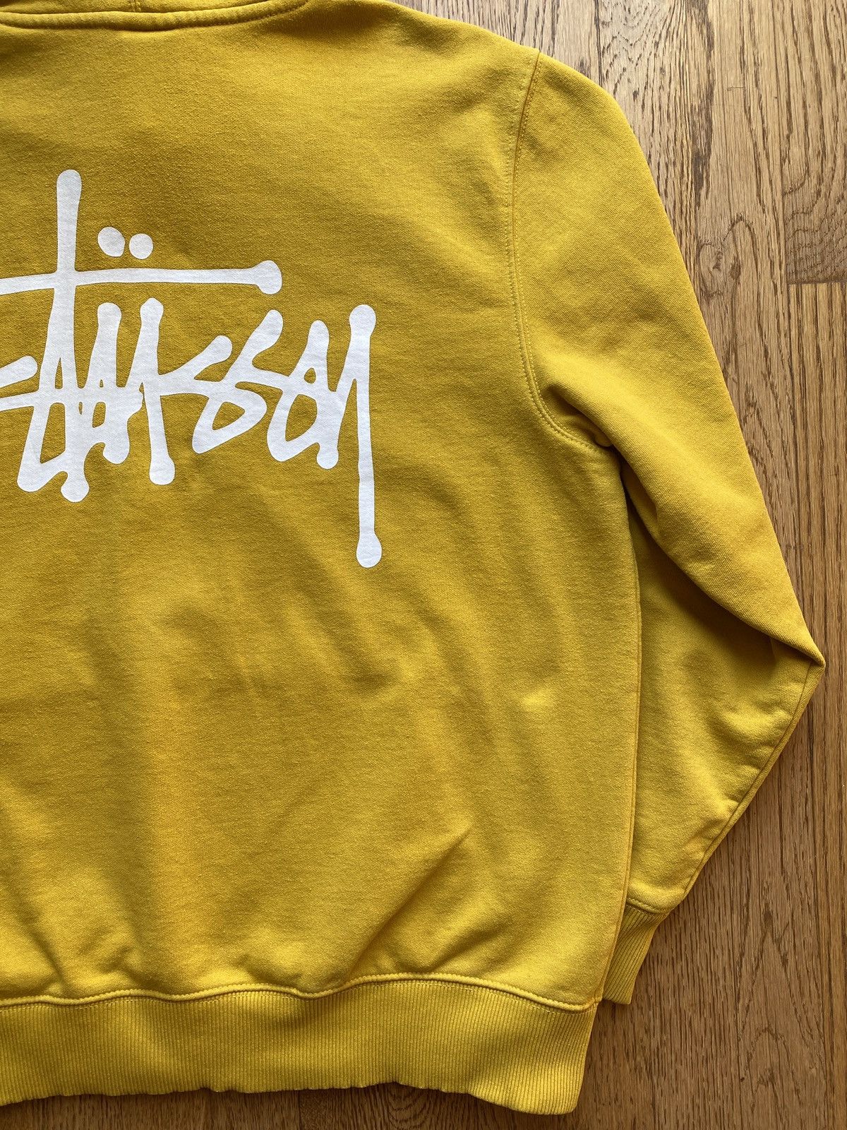 Stussy Stussy Yellow Basic Logo Hoodie Sz M Size US M / EU 48-50 / 2 - 3 Thumbnail