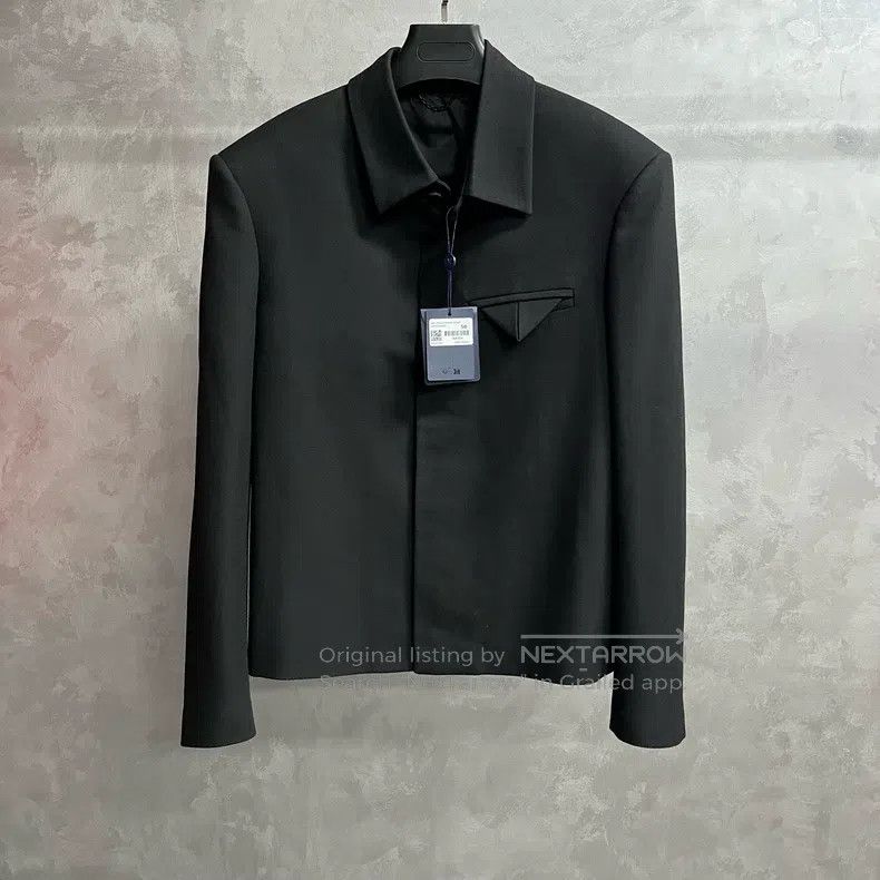 Louis Vuitton Louis Vuitton Black logo monogram beaded wool long-sleeved Size US M / EU 48-50 / 2 - 2 Thumbnail