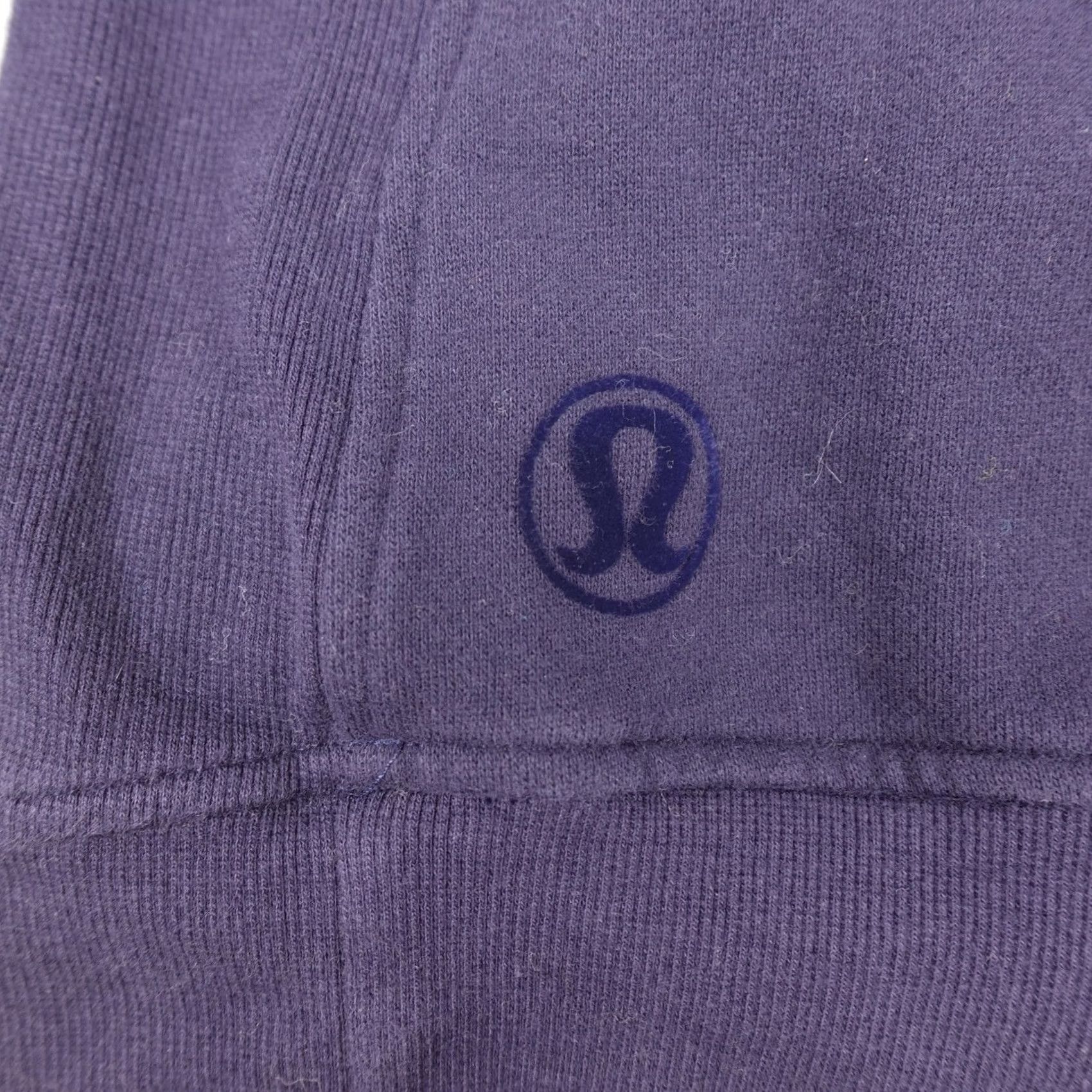 Lululemon Lululemon Pullover Womens 4 Velvet Rose Embossed Half Zip Sweatshirt Jacket Size S / US 4 / IT 40 - 5 Thumbnail