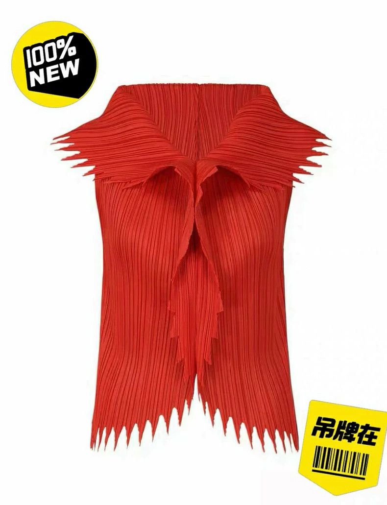Issey Miyake Issey Miyake size:3 A red little hedgehog top Size M / US 6-8 / IT 42-44 - 1 Thumbnail