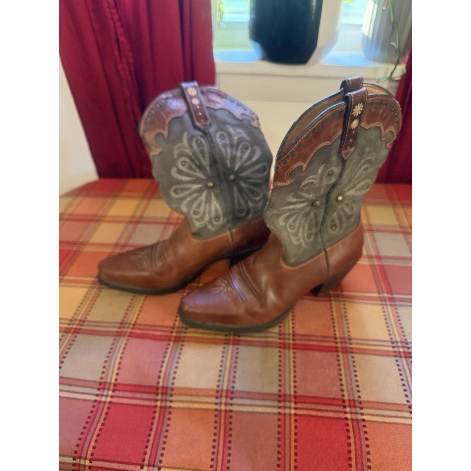 Ariat Women's Ariat Cowgirl Green Daisy Size 7 Size US 7 / IT 37 - 6 Thumbnail