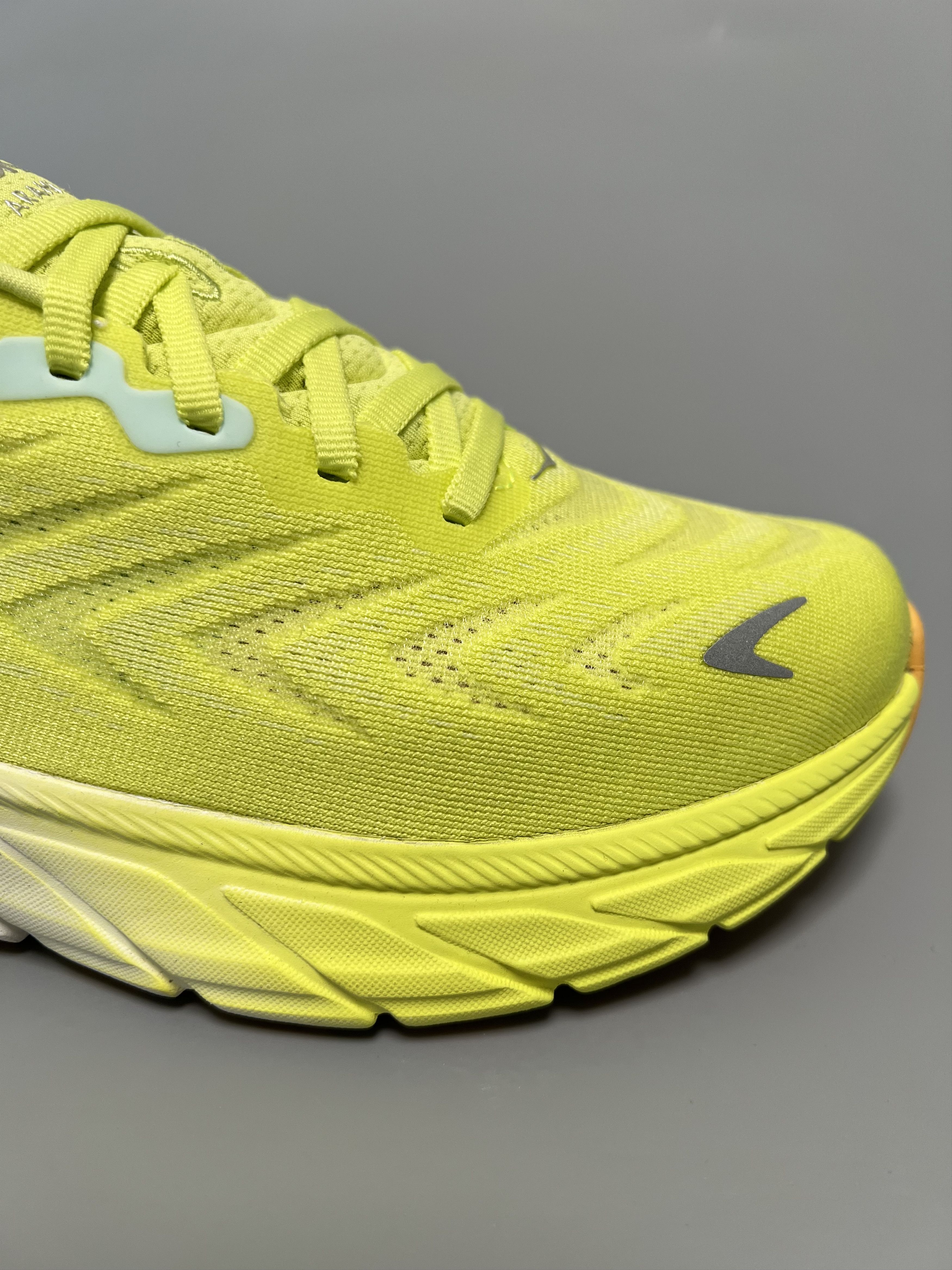 Hoka 7B Hoka One One Arahi 6 Running Shoes 1123195-CGWHT Size US 7 / IT 37 - 13 Thumbnail