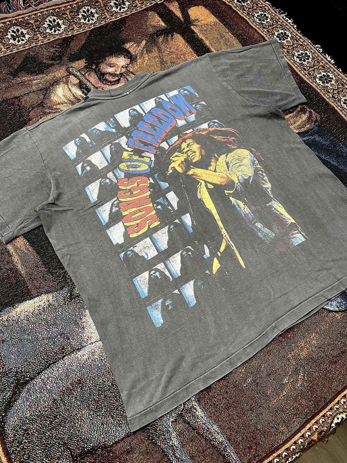Vintage Bob Marley "Songs of Freedom" Rap Tee Size US XL / EU 56 / 4 - 5 Thumbnail