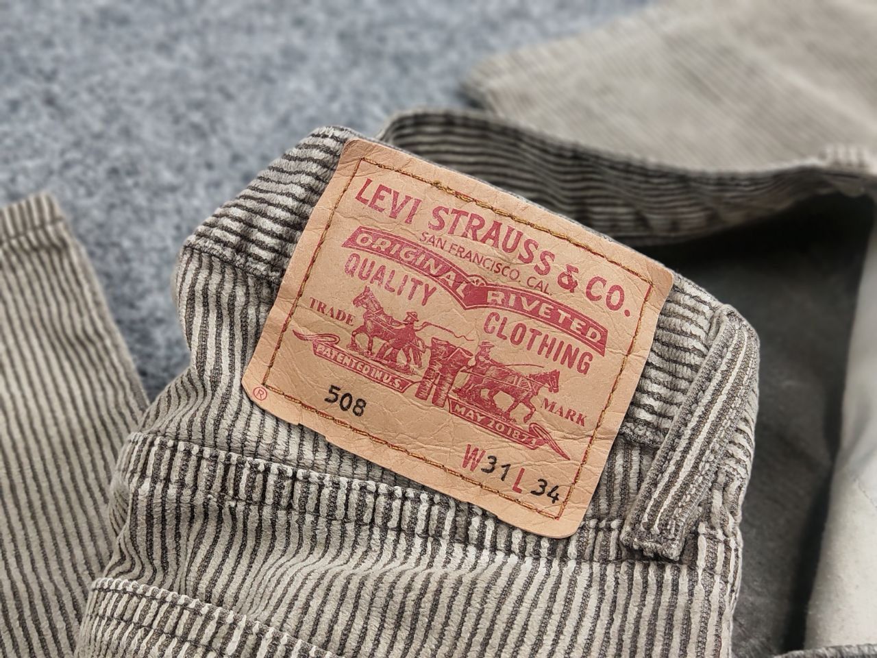 Levi's Vintage Levis 508 Dark Faded Corduroy Baggy Pants Y2K Style Size US 32 / EU 48 - 4 Thumbnail