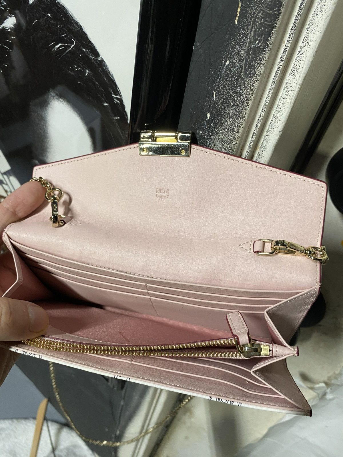 MCM Mcm White Chain Shoulder Bag Leather Crossbody Wallet Bag Size ONE SIZE - 10 Thumbnail