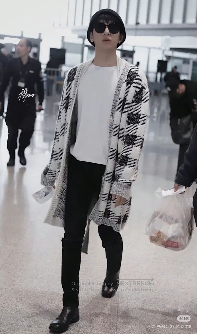 Chanel Chanel Black and white plaid cashmere knitted cardigan jac Size XXS / US 00 / IT 34 - 9 Thumbnail