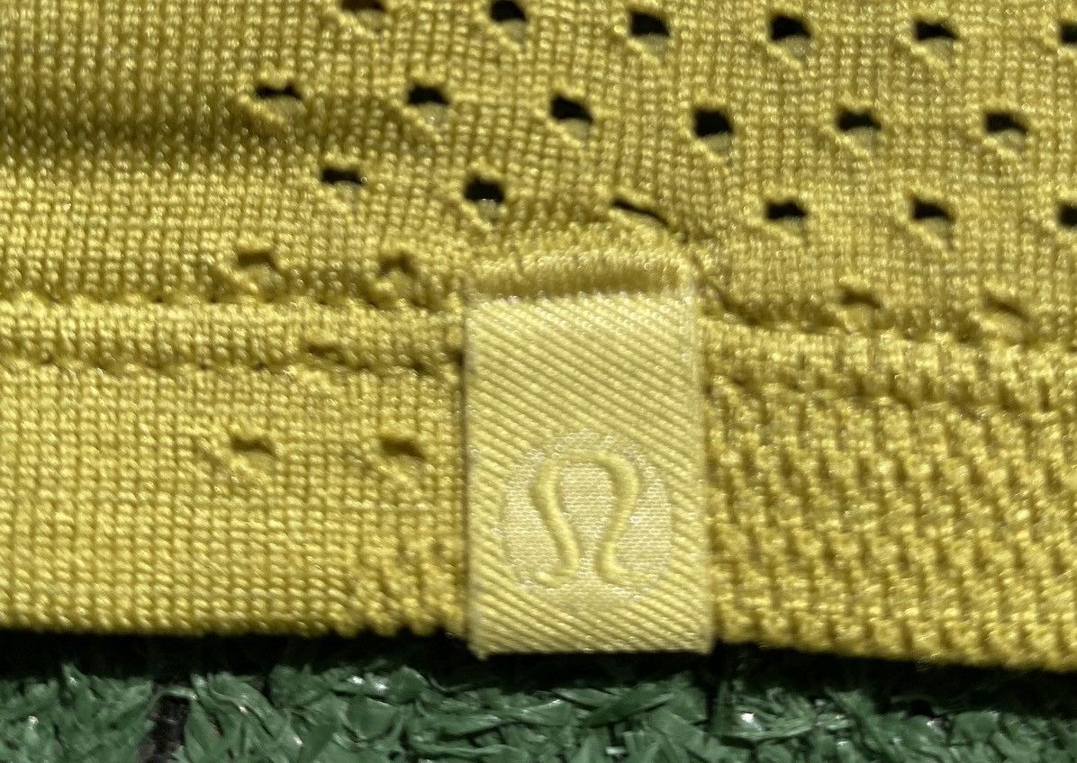 Lululemon Lululemon Train Camo Yellow Pear Green Cropped Tank Top Size S / US 4 / IT 40 - 5 Thumbnail