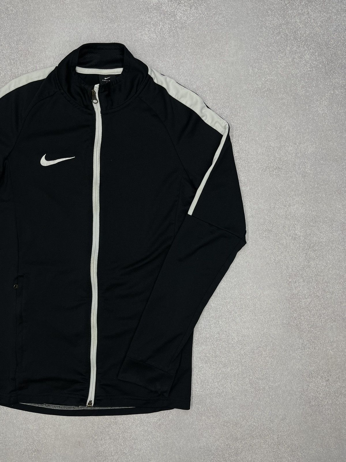 Nike Mens Nike Dri Fit Track Jacket Black White Small Logo Y2K TN Size US S / EU 44-46 / 1 - 3 Thumbnail