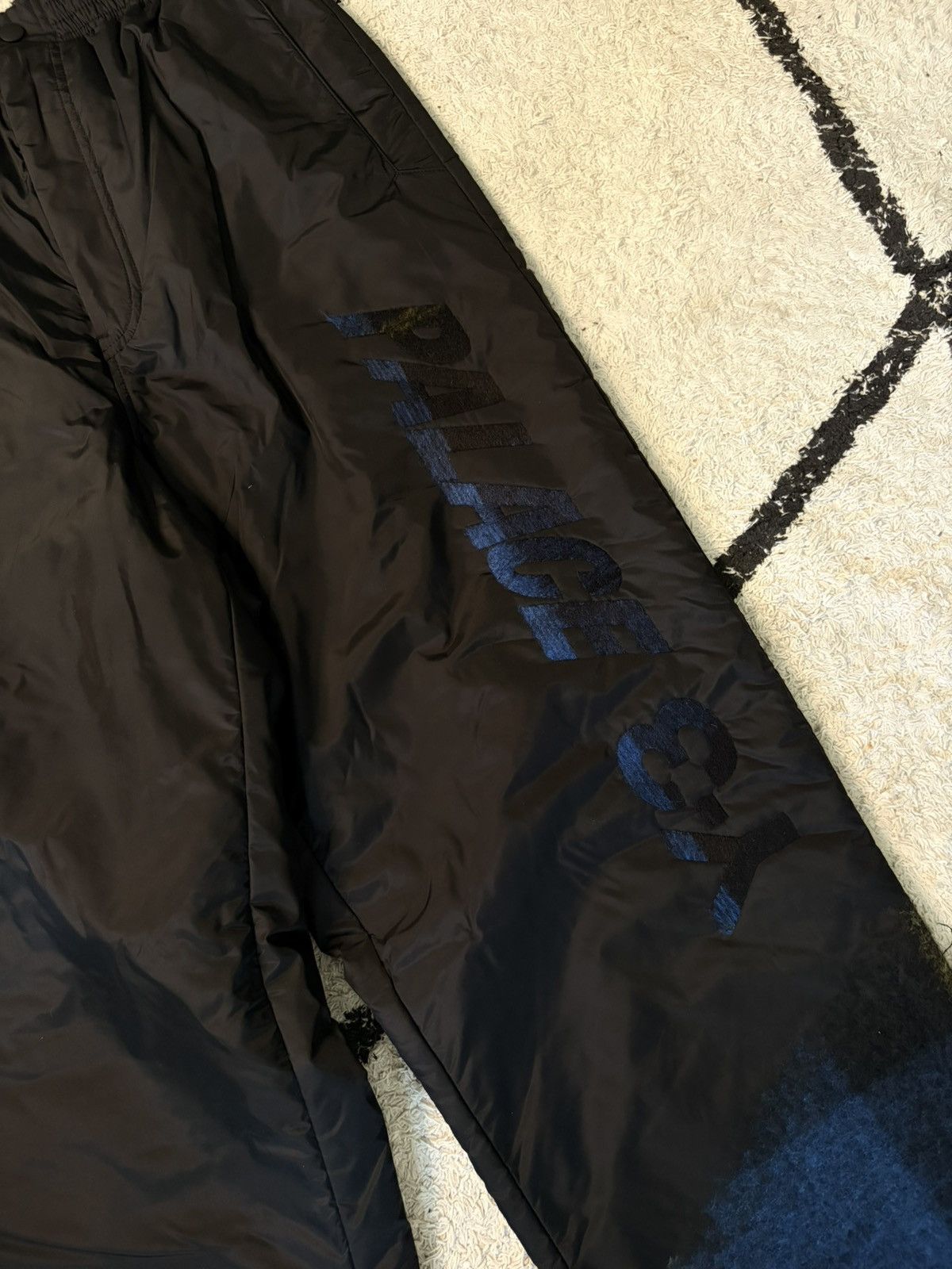 Palace × Y-3 × Yohji Yamamoto Y3 x Palace hybrid Nylon Track Pant Size US 29 - 4 Thumbnail