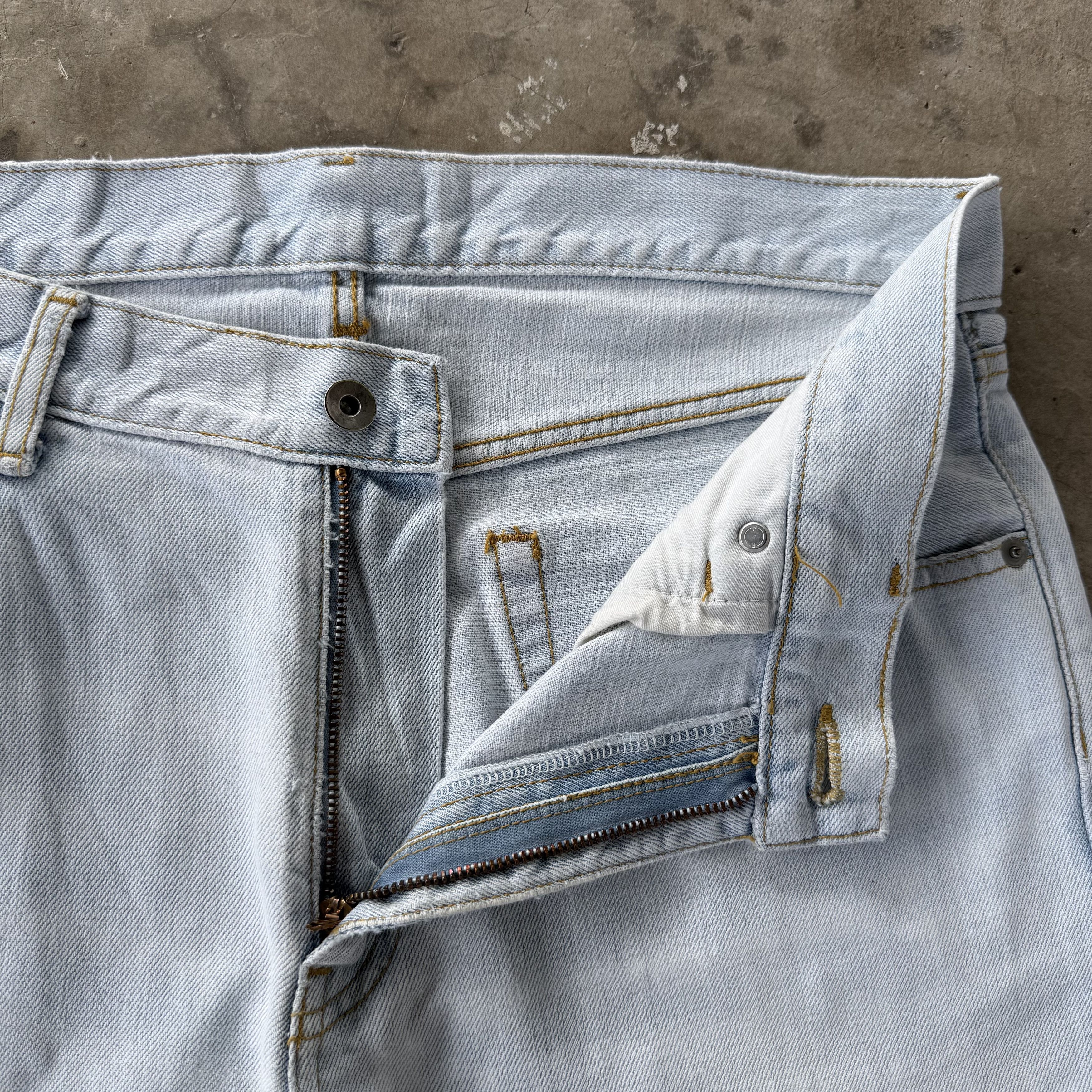 Japanese Brand W35x30 Vintage Japanese Light Wash Blue Ripped Denim Jean. Size US 35 - 8 Thumbnail