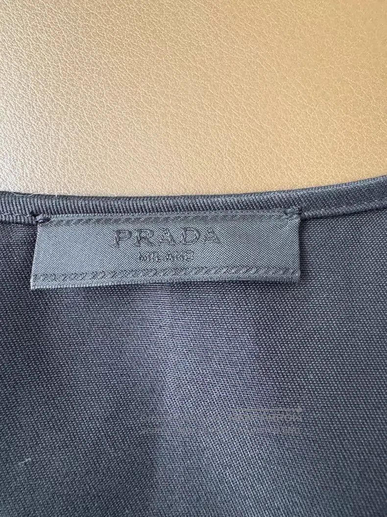 Prada Prada Black round-neck triangle logo sleeveless top vest Size US XS / EU 42 / 0 - 5 Thumbnail