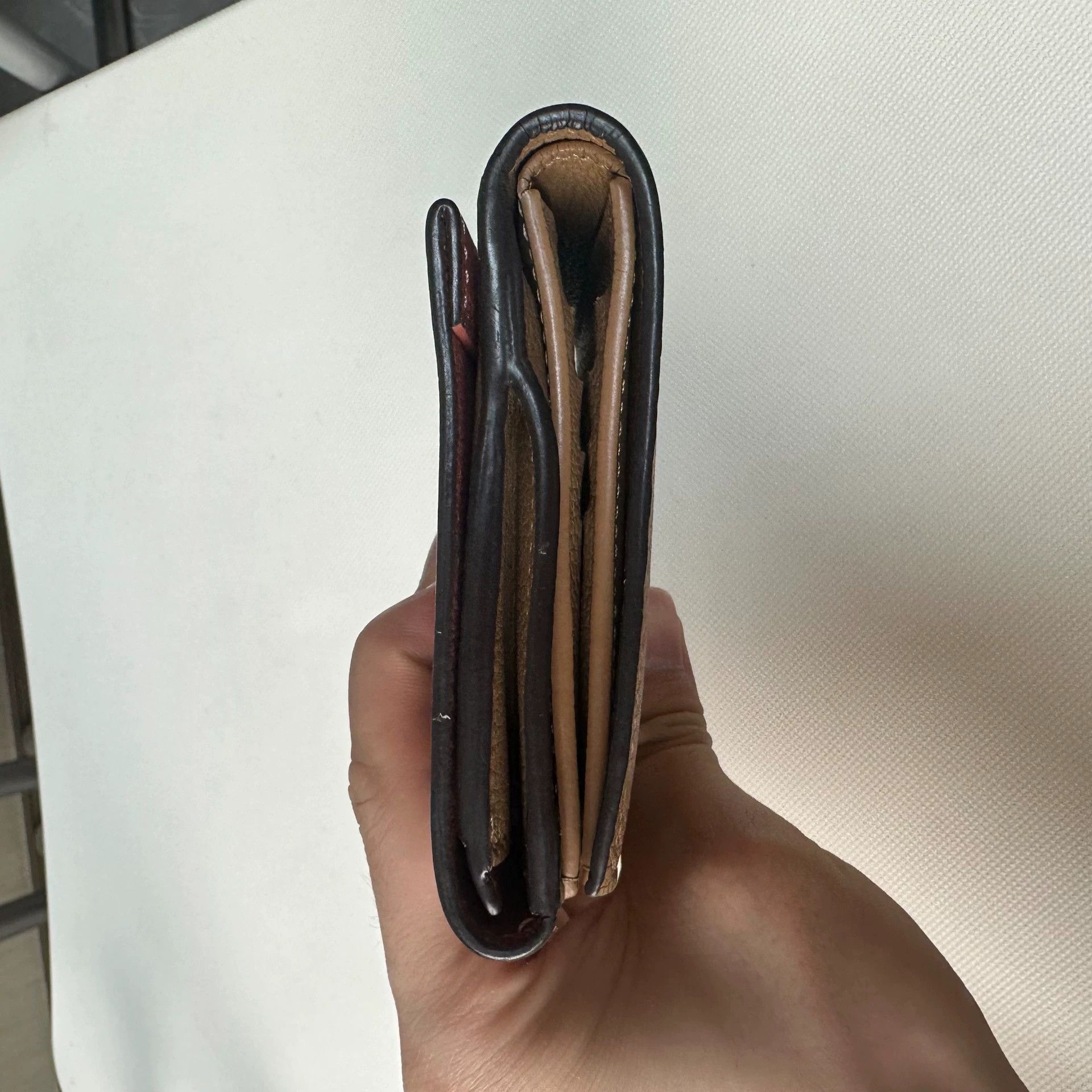 Louis Vuitton LOUIS VUITTON Lockme II Color-Blocked Short Tri Wallet Size ONE SIZE - 8 Thumbnail