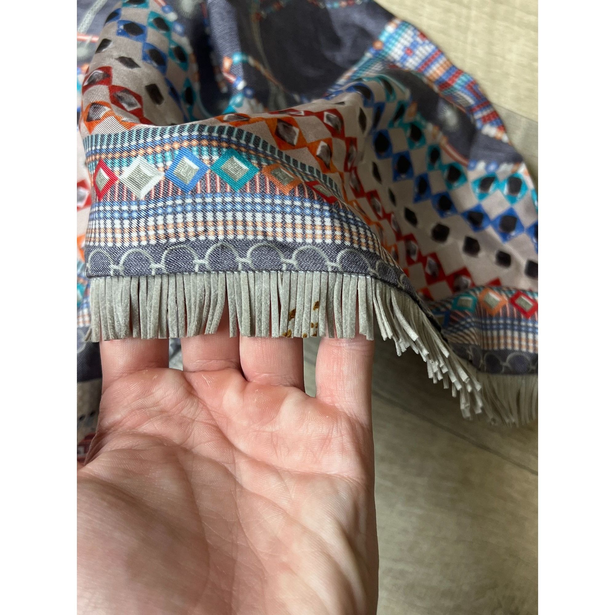 Designer Mucho Gusto! Abstract Pattern Silk Fringed Scarf (Y0149) Size ONE SIZE - 6 Thumbnail
