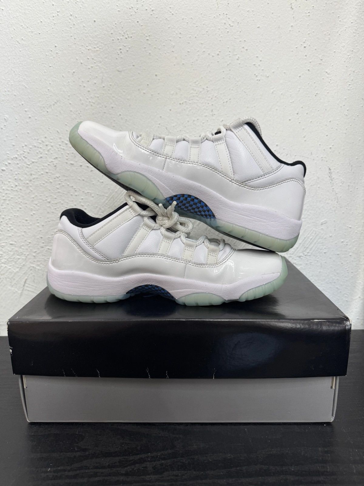 Jordan Brand Jordan 11 Low Legend Blue 7 Size US 7 / EU 40 - 3 Thumbnail